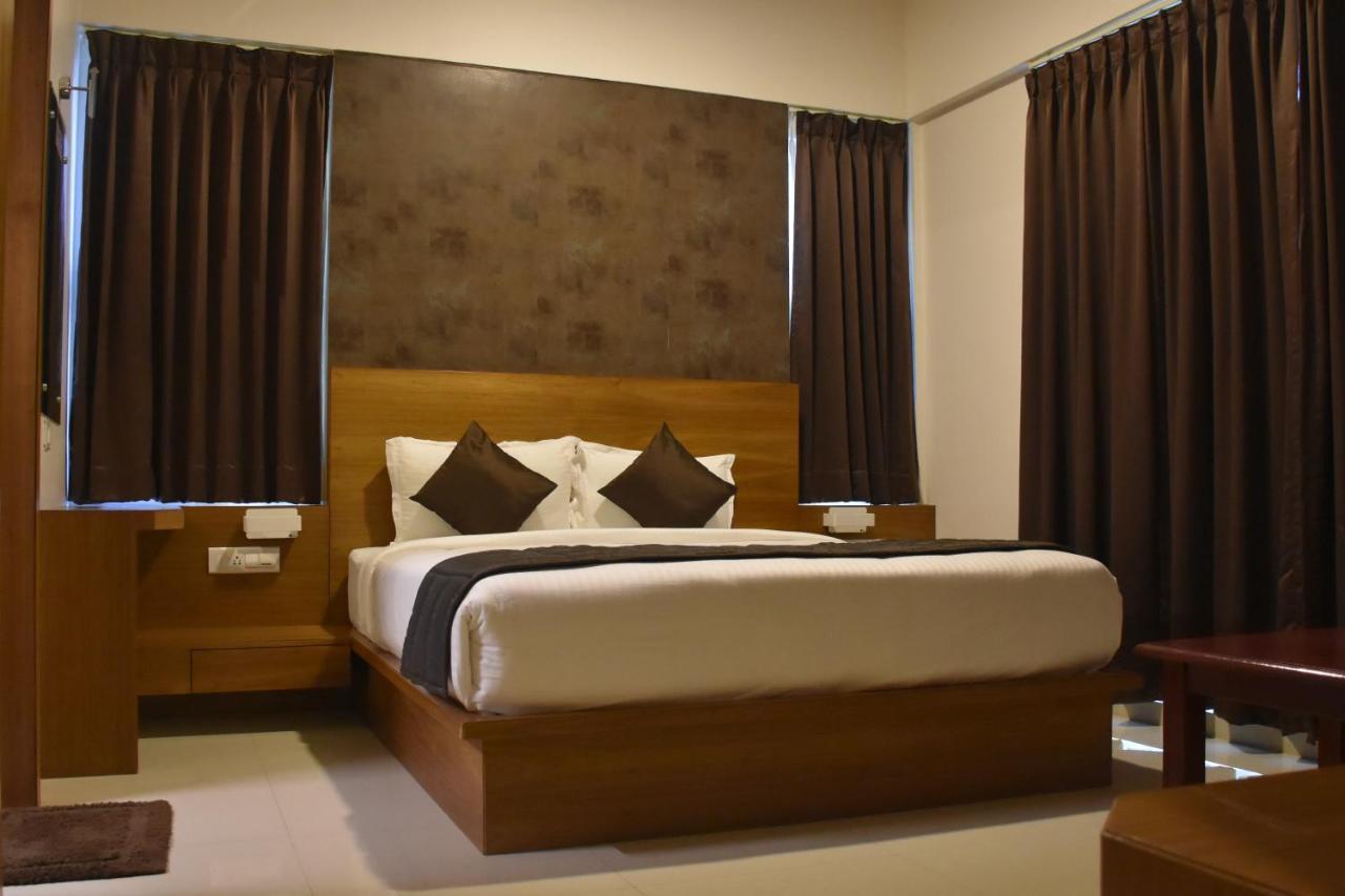 Heritage Inn Mysore Exterior photo