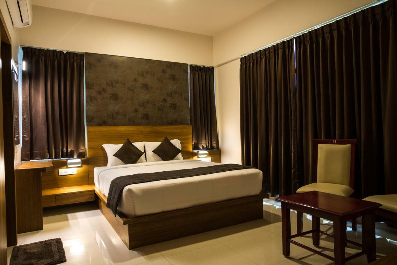 Heritage Inn Mysore Exterior photo